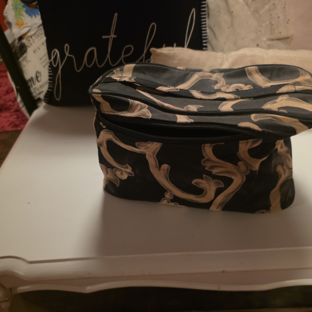 Elegant Black and Tan Women's Bag